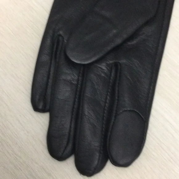 New Michael Kors Black Leather Women's
Gloves - Picture 3 of 8